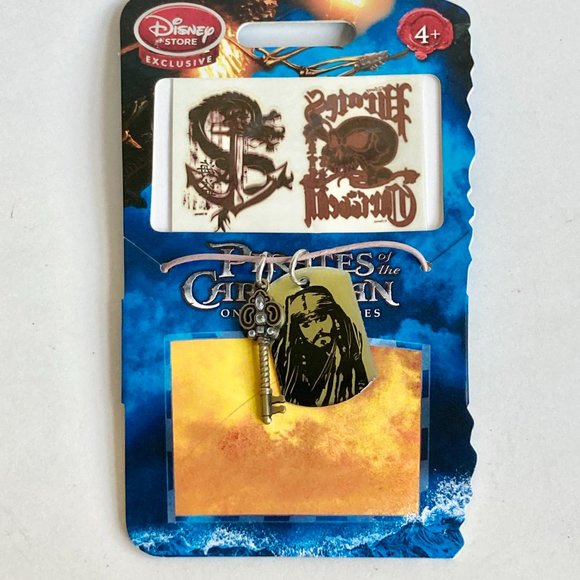 Vintage Disney Pirates of the Caribbean Necklace Charm Skull Crossbones 23" - Picture 3 of 10